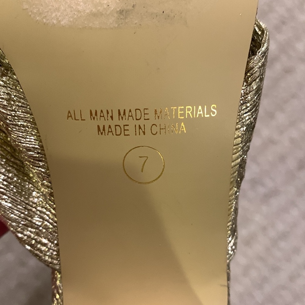 Gold Heels - Picture 3 of 4